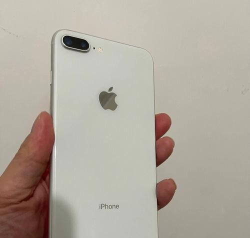 iPhone 8 Plus的尺寸是多少？屏幕大小和握持感如何？