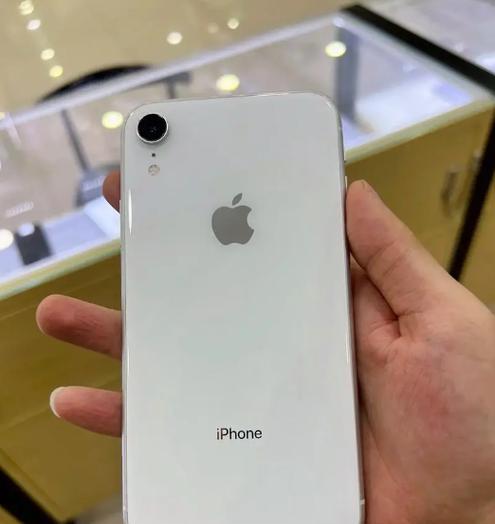iphonexr和11哪个更值得购买？对比评测告诉你答案！