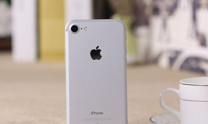iPhone 7是哪一年发布的？购买时需要注意哪些常见问题？