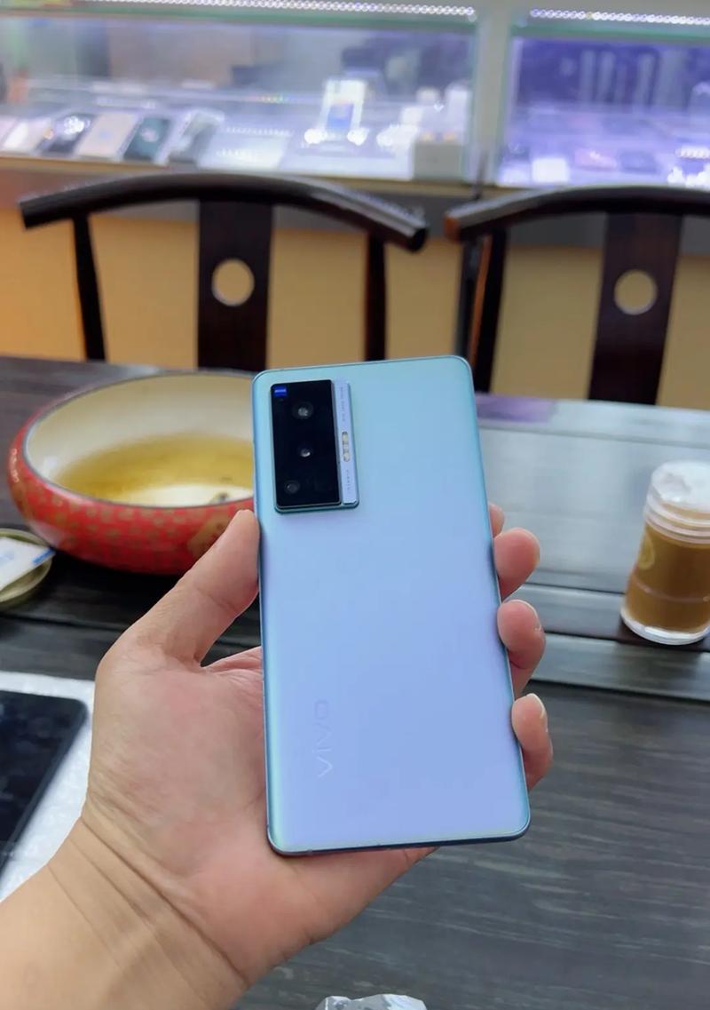 手机vivox70哪个版本更值得购买？详细对比分析！