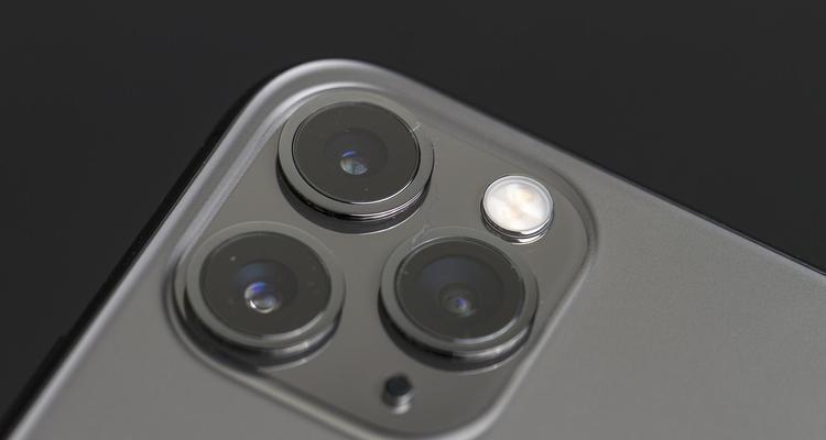 iPhone突然黑屏了怎么办？可能的原因有哪些？