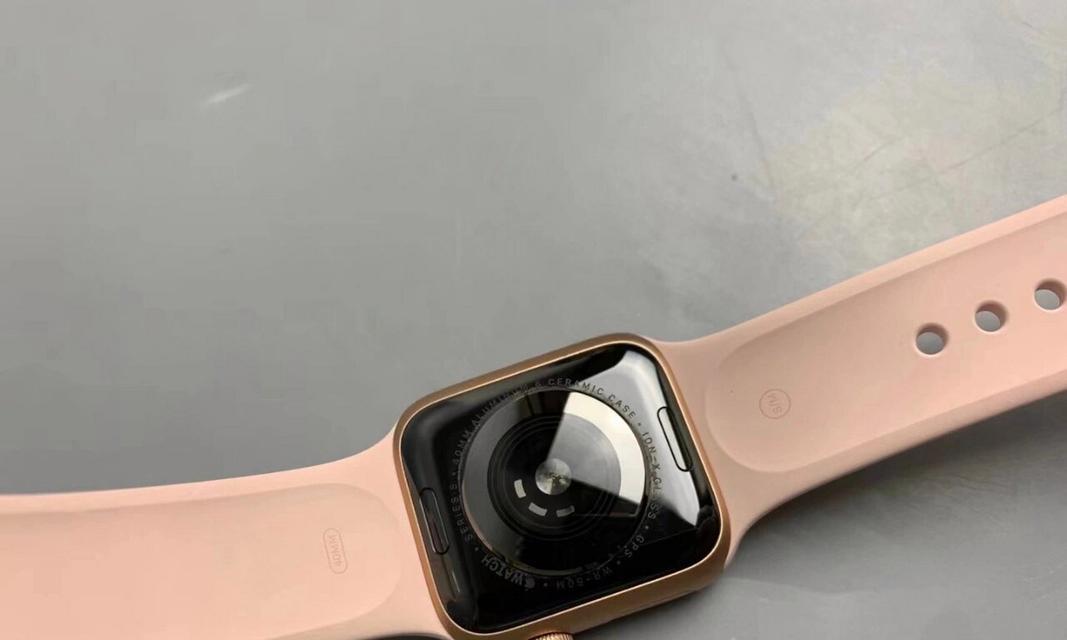Apple Watch SE 44mm与40mm有何不同？购买时应考虑哪些因素？