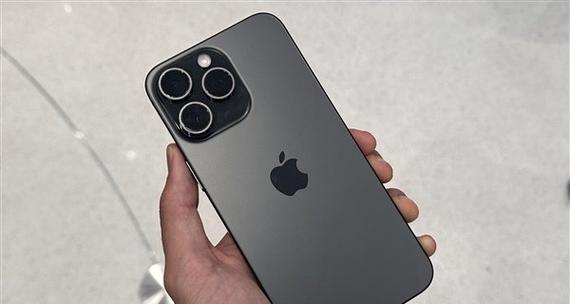iPhone12用户应该更新到iOS 15.5吗？更新的好处和风险是什么？
