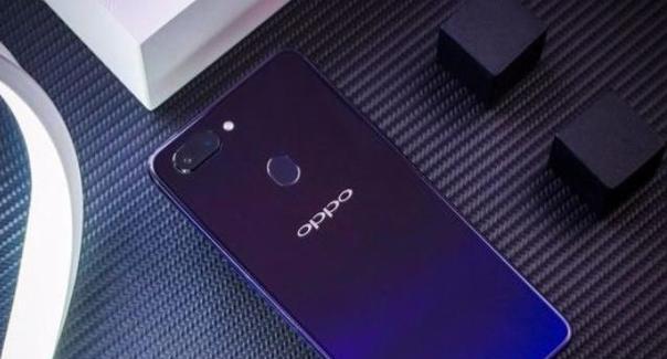 OPPO R15星云版与梦境版有何不同？购买时应考虑哪些因素？