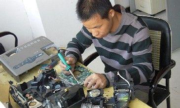 验光仪投影仪灯泡型号不明确怎么更换？