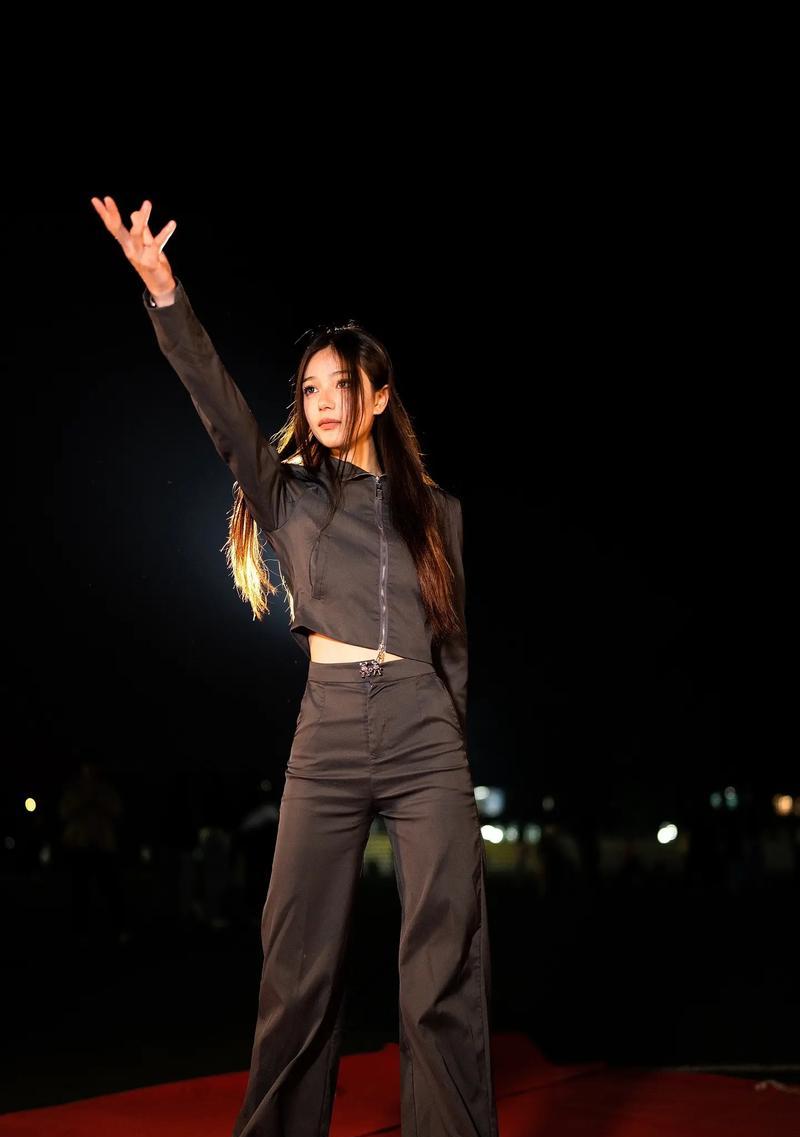 超越格莱美镜头在手机上的使用技巧是什么？