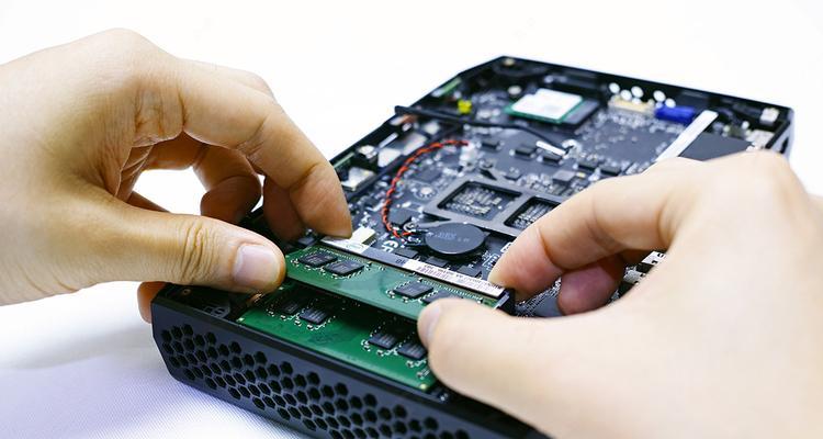 i7电脑是否支持内存卡？如何正确插入？