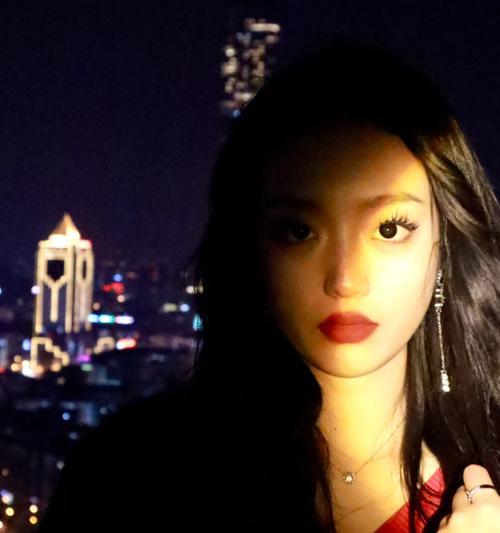 如何使用光影特效透镜进行手机拍照？