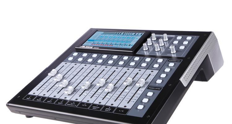 电脑输出声音小如何调整调音台？