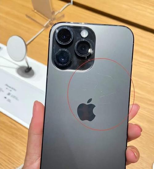 苹果拍照变焦时手机抖动的原因是什么？