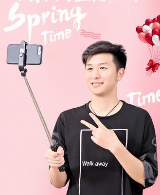 如何使用自拍杆连接相机拍照？手机拍照技巧是什么？