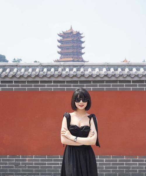 拍照时如何用手机遮住眼睛？遮住眼睛后效果如何？