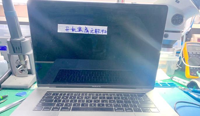 电脑无信号且无声的可能原因是什么？