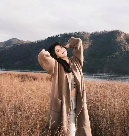 手机拍照姿势如何摆？怎样拍出好看的照片？