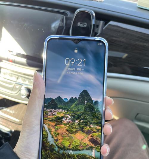 带透镜的摄像头如何用手机拍照？