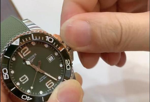 FUY智能手表属于哪个品牌？它的主要功能有哪些？