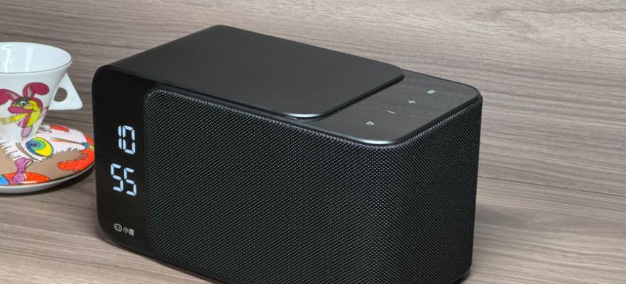 如何关闭音箱中的人声吼叫？