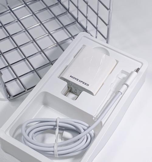不使用包如何携带手机充电器？有哪些便携式充电器推荐？