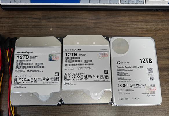 硬盘在服务器上的安装方法是什么？安装硬盘需要注意哪些事项？