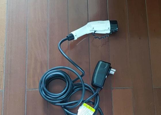 可调供电充电器的使用方法是什么？如何根据设备需求调整充电器输出？