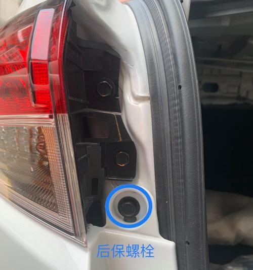 120双反相机镜头盖的拆卸方法是什么？拆卸过程中应该注意什么？