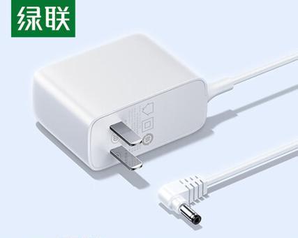 绿联自带线充电器型号是什么？