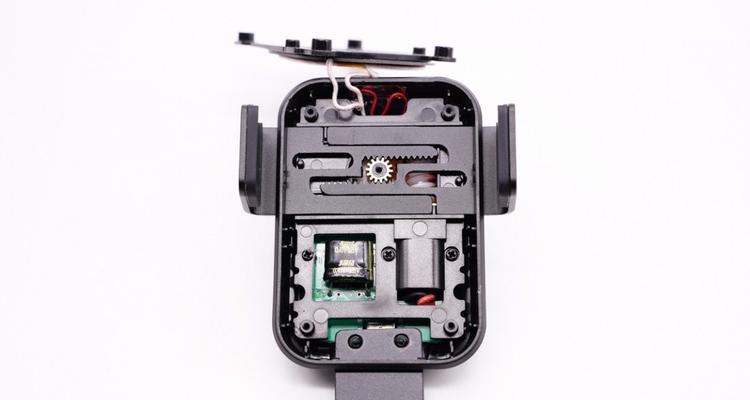 单个电容在充电器中起什么作用？如何正确使用？