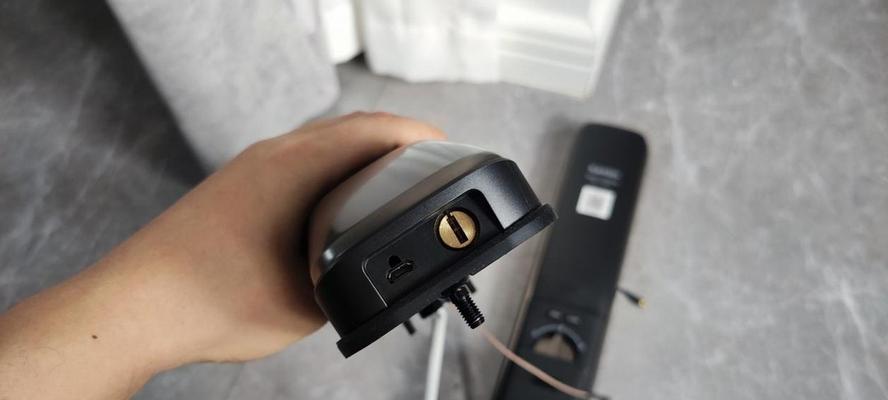 移动电源如何为指纹锁充电？充电方法是什么？