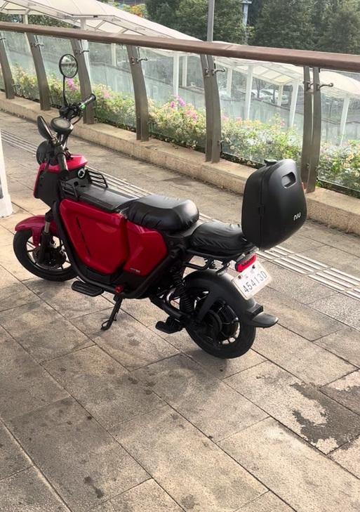 小牛60v充电器的输出电压是多少？
