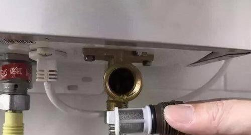 热水器管道塑料圈拆卸困难怎么办？有简便方法吗？