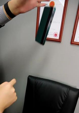 华为电脑磁吸头拆卸方法是什么？拆卸时应注意什么？
