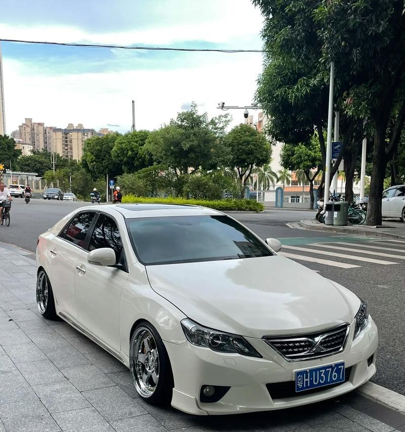 锐志车中如何切换USB音乐？操作方法是什么？