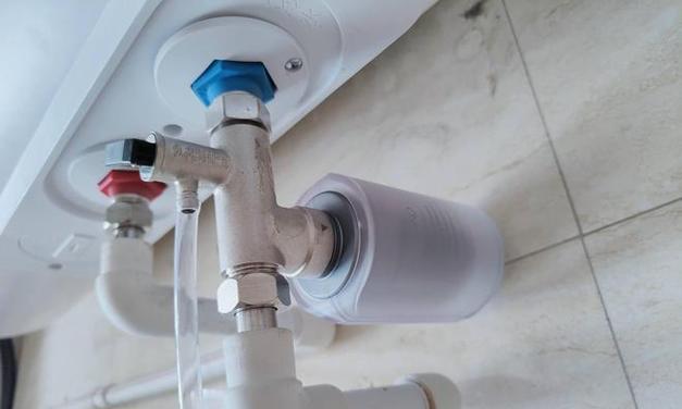 热水器内部控制器操作指南？常见问题解答？