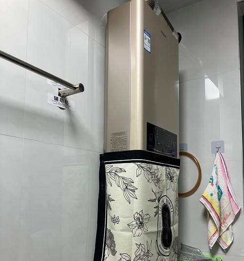 热水器烟管洞有个罩子是什么？