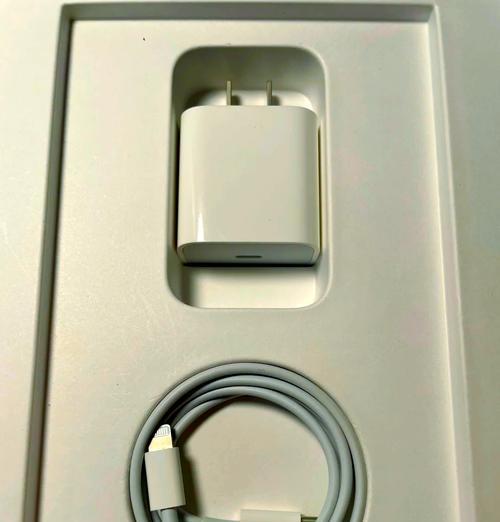 苹果12原装充电器功率是多少瓦？它有何优势？