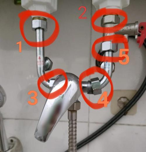 热水器遮丑盖塑料拆卸方法是什么？