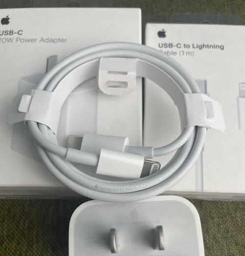 苹果13prm充电器怎么选？原装和第三方充电器有何区别？