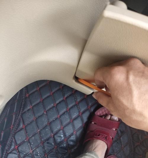 熊猫平板电脑壳怎么拆卸？拆卸过程中需要注意什么？