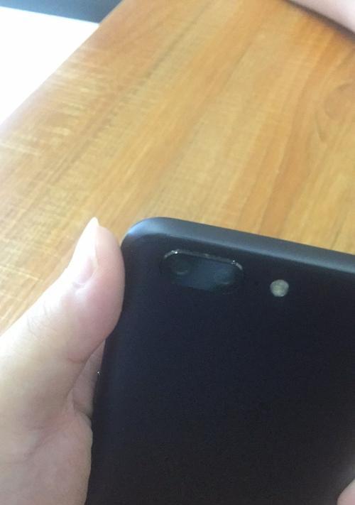 手机后摄像头尘了怎么清理？有哪些安全方法？