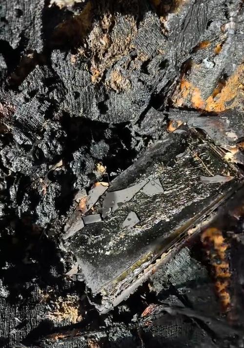 砸烂手机电池会爆炸吗为什么？手机电池爆炸的原因是什么？