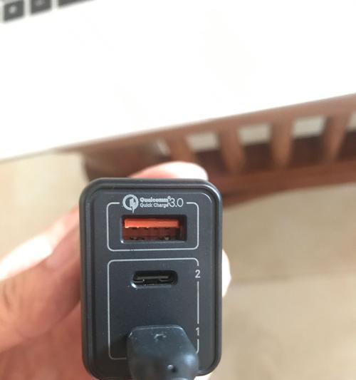 青武酷充电器怎么用手机充电？使用过程中需要注意什么？