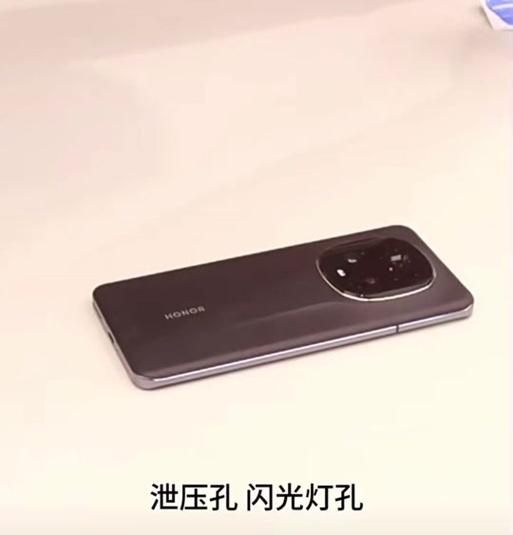 荣耀90手机壳双孔设置方法是什么？