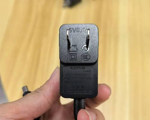 电源与适配器连接的正确方式是什么？