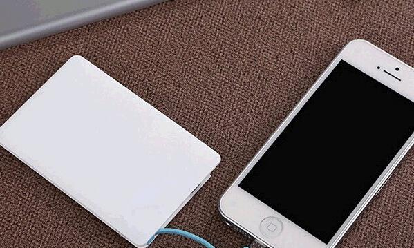 小卡移动电源的充电方法和注意事项是什么？