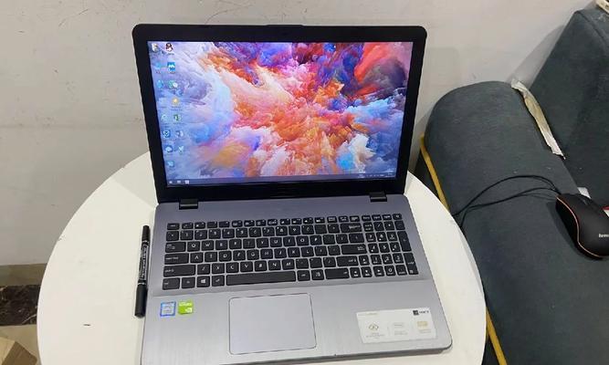 101dd使用的手机支架是什么品牌？