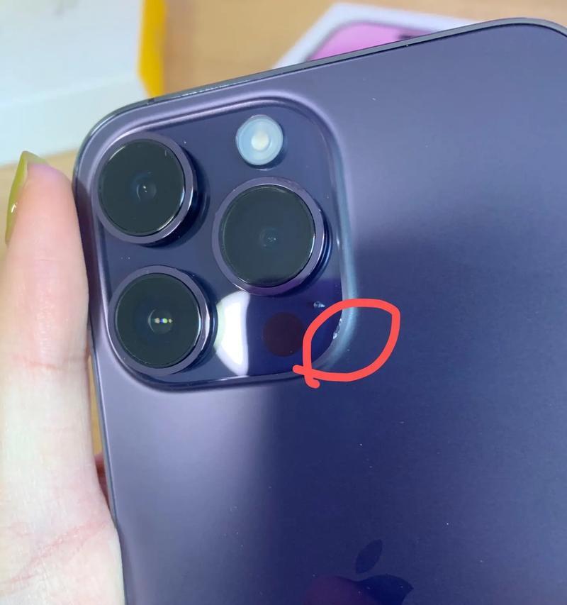 手机摄像头粘尘棒的正确使用方法是什么？